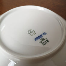 Load image into Gallery viewer, Royal Copenhagen Blue Flower Curved Bowl 1518| ロイヤルコペンハーゲン ボウル| Royal Copenhagen的复古板 - Stellina