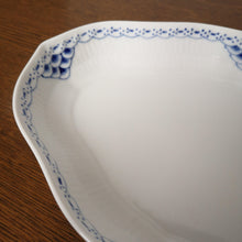 Load image into Gallery viewer, Royal Copenhagen Blue Fluted Half Lace 353| ロイヤルコペンハーゲン ブルーフルーテッド| Royal Copenhagen的复古板 - Stellina