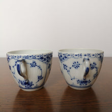 Load image into Gallery viewer, Royal Copenhagen Blue Fluted Half Lace 756| ロイヤルコペンハーゲン ブルーフルーテッド カップ&ソーサー2客| Royal Copenhagen的复古板 - Stellina
