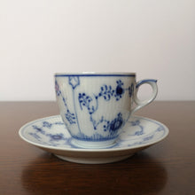 Load image into Gallery viewer, Royal Copenhagen Blue Fluted | ロイヤルコペンハーゲン ブルーフルーテッド カップ&ソーサー2客| Royal Copenhagen的复古板 - Stellina