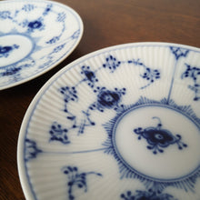 Load image into Gallery viewer, Royal Copenhagen Blue Fluted | ロイヤルコペンハーゲン ブルーフルーテッド カップ&ソーサー2客| Royal Copenhagen的复古板 - Stellina