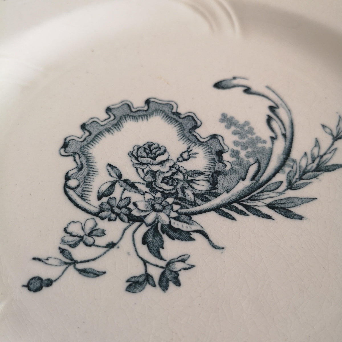 フランス SALINS  « TRIANON » デザート皿 salins-or-vintage-plate-