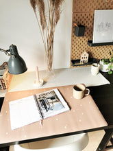 Load image into Gallery viewer, Desk mat Dots - Cinnamon - Stellina