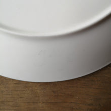 Load image into Gallery viewer, GUSTAVSBERG | Vintage plate 1972 グスタフスベリ ヴィンテージプレート |GUSTAVSBERG的复古板 - Stellina