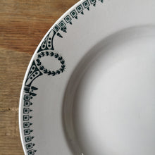 Load image into Gallery viewer, St.Amand | Antique plate アンティークプレート1| St. Amand的复古板 - Stellina
