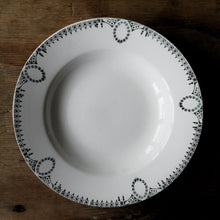 Load image into Gallery viewer, St.Amand | Antique plate アンティークプレート2| St. Amand的复古板 - Stellina