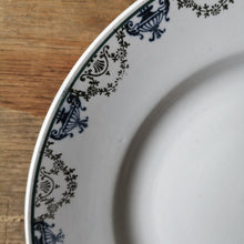 Load image into Gallery viewer, St.Amand | Antique plate アンティークプレート| St. Amand的复古板 - Stellina