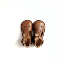 드 이미지 갤러리로 뷰어,T-bar with scallop lace Trapper cuoio- high cut (in-stock) - Stellina