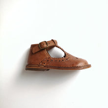 드 이미지 갤러리로 뷰어,T-bar with scallop lace Trapper cuoio- high cut (in-stock) - Stellina