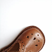 드 이미지 갤러리로 뷰어,T-bar with scallop lace Trapper cuoio- high cut (in-stock) - Stellina