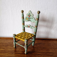 Load image into Gallery viewer, Vintage doll house chair2 | ヴィンテージドールハウス椅子 - Stellina