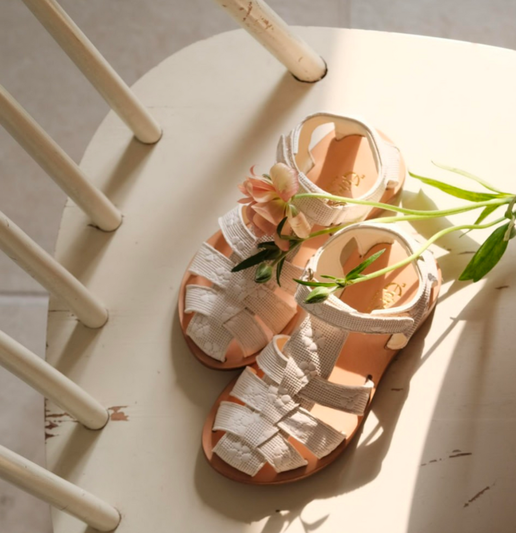 Sandals -white flower rubber sole (made-to-order)