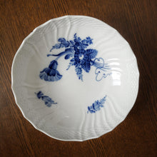 画像をギャラリービューアに読み込む, Royal Copenhagen Blue Flower Curved Bowl 1518| ロイヤルコペンハーゲン　ボウル| Royal Copenhagen的复古板 - Stellina