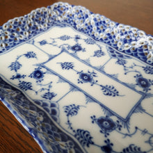 Load image into Gallery viewer, Royal Copenhagen Blue Fluted Half Lace 1122| ロイヤルコペンハーゲン　ブルーフルーテッド| Royal Copenhagen的复古板 - Stellina