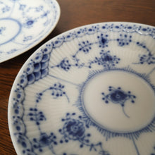 Load image into Gallery viewer, Royal Copenhagen Blue Fluted Half Lace 756| ロイヤルコペンハーゲン　ブルーフルーテッド カップ＆ソーサー２客| Royal Copenhagen的复古板 - Stellina