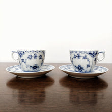 Load image into Gallery viewer, Royal Copenhagen Blue Fluted Half Lace 756| ロイヤルコペンハーゲン　ブルーフルーテッド カップ＆ソーサー２客| Royal Copenhagen的复古板 - Stellina