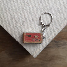Load image into Gallery viewer, Vintage keyholder フランスヴィンテージキーホルダー |复古的法国钥匙架 - Stellina