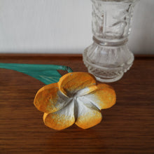 Load image into Gallery viewer, Vintage handmade wooden flower | ヴィンテージハンドメイドフラワー - Stellina