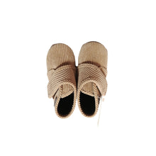 Load image into Gallery viewer, Bota Velcro-Beige